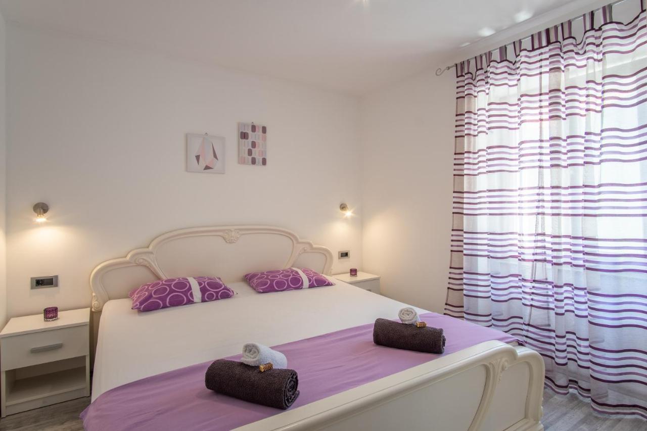 Private Holliday Apartment Pag Town Exterior foto