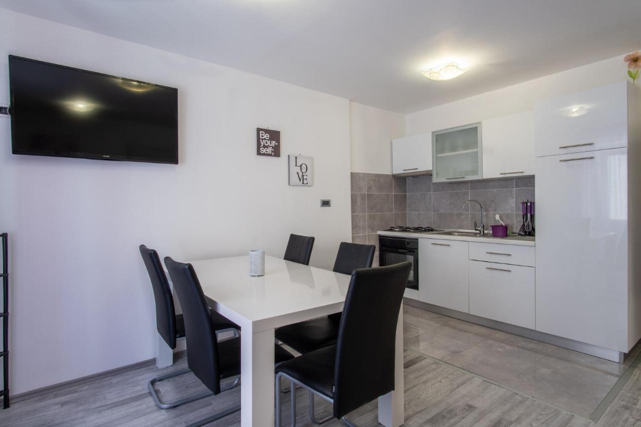 Private Holliday Apartment Pag Town Exterior foto
