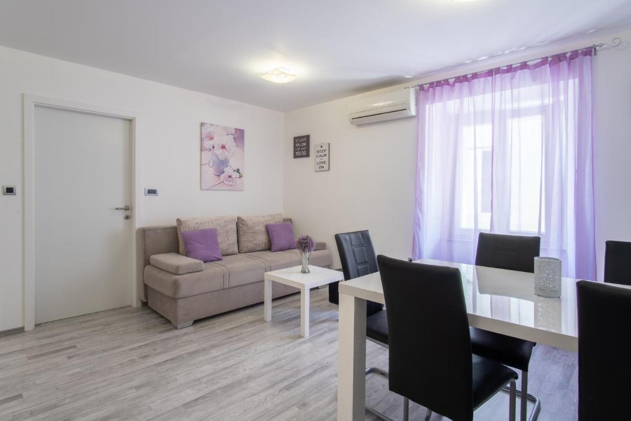 Private Holliday Apartment Pag Town Exterior foto